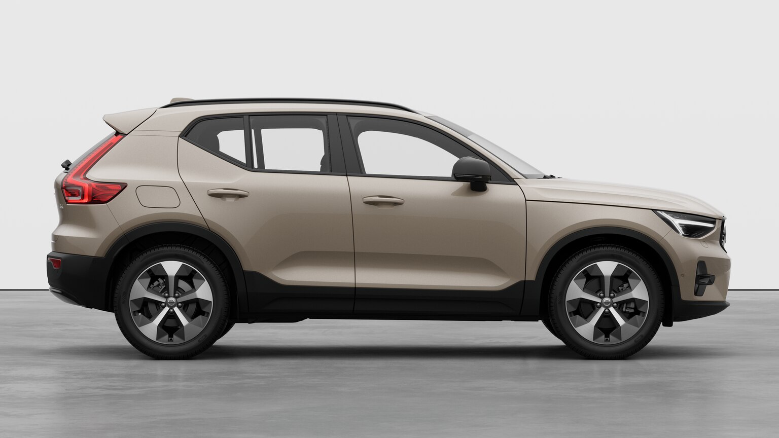 Volvo XC40 B3 Mild Hybrid Essence Core XCITE MY26