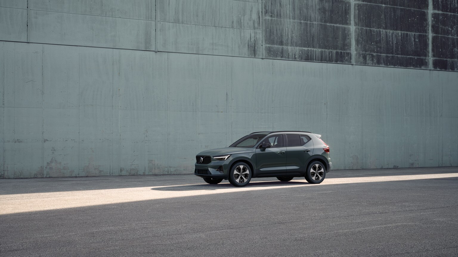 Volvo XC40 B3 Mild Hybrid Essence Core XCITE MY26