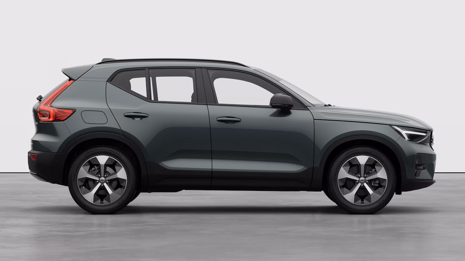 Volvo XC40 B3 FWD Plus Dark MY27