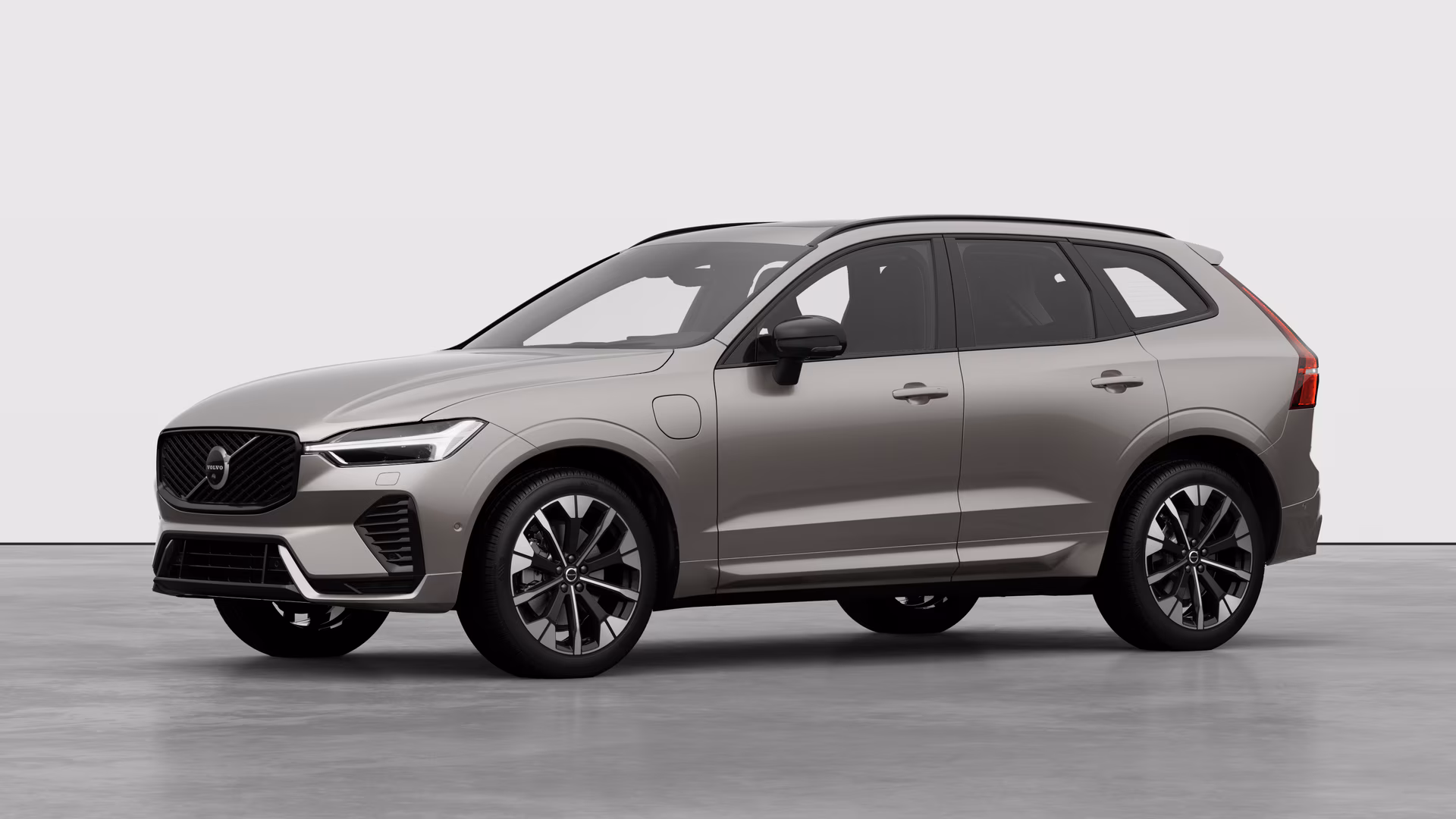 Photo Volvo XC60 T6 AWD Hybride rechargeable Électrique/essence Plus Dark MY27