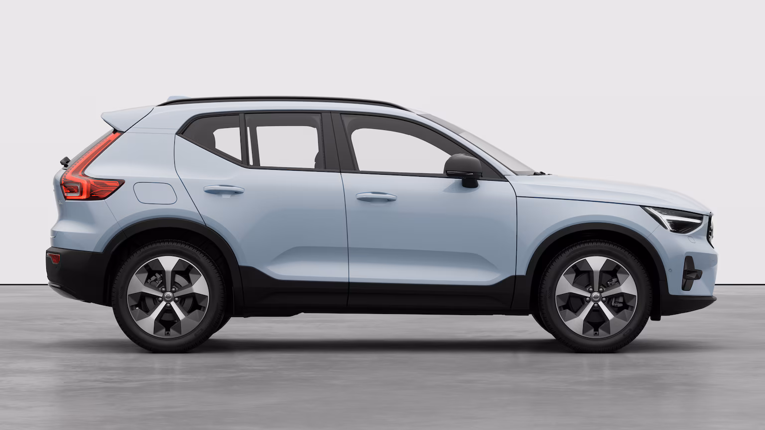 Volvo XC40 B3 FWD Plus Dark MY27