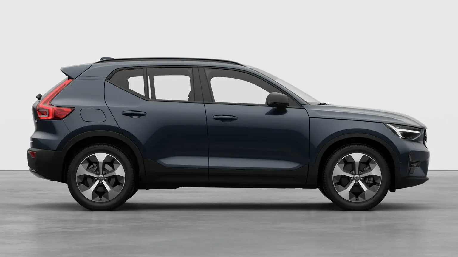 Volvo XC40 B3 FWD Plus Dark MY27
