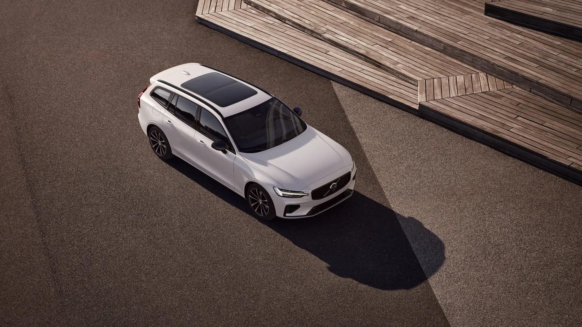 Volvo V60 T6 AWD Hybride rechargeable Électrique/essence Ultra Dark MY27