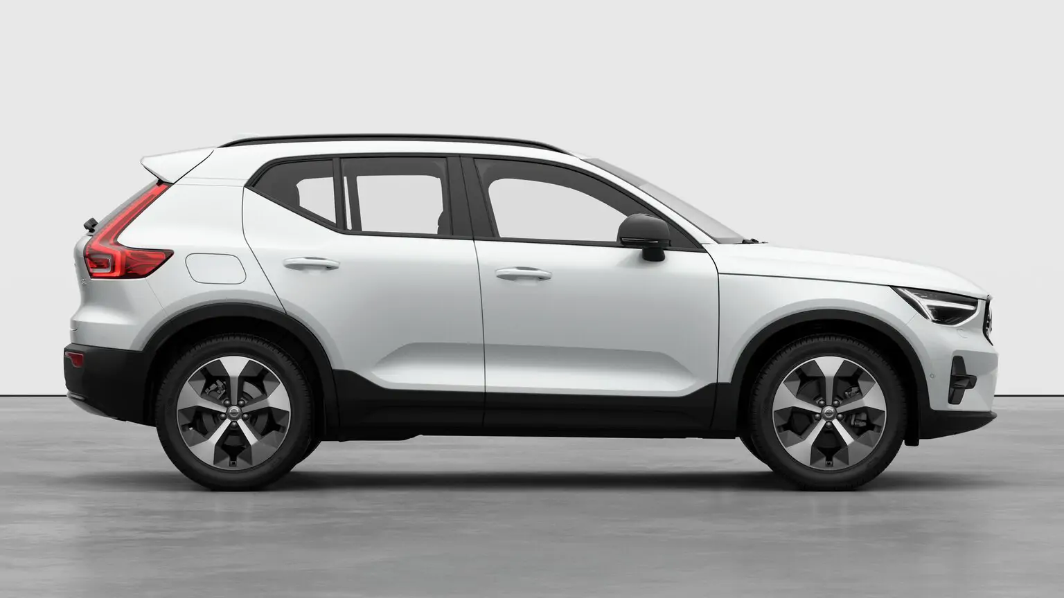 Volvo XC40 B4 Mild Hybrid Essence Ultra Dark MY27