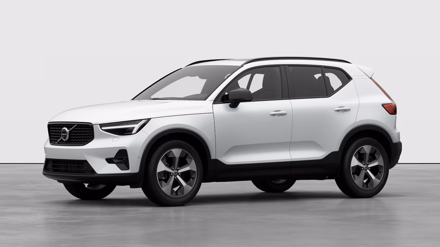 Photo Volvo XC40 B4 Mild Hybrid Essence Ultra Dark MY27