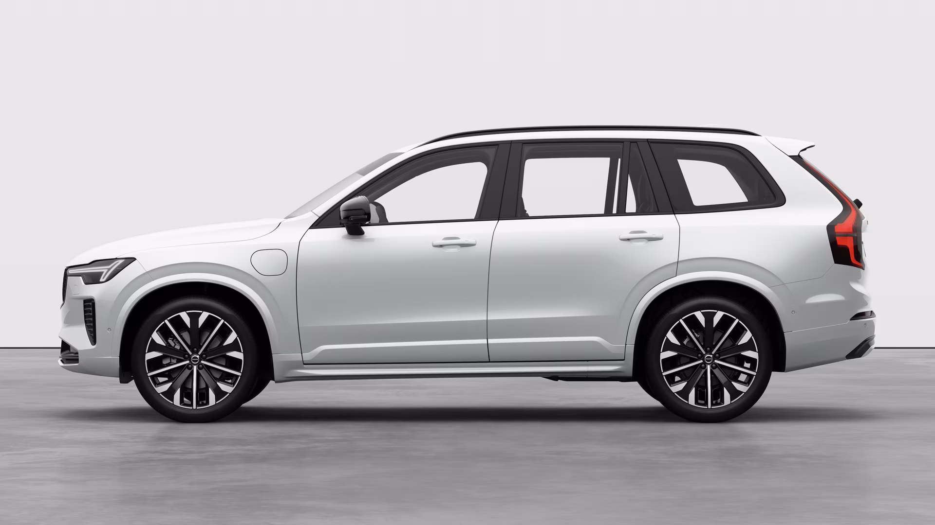 Volvo XC90 Black Edition T8 AWD Hybride rechargeable Électrique/essence Ultra 7 Sièges MY27