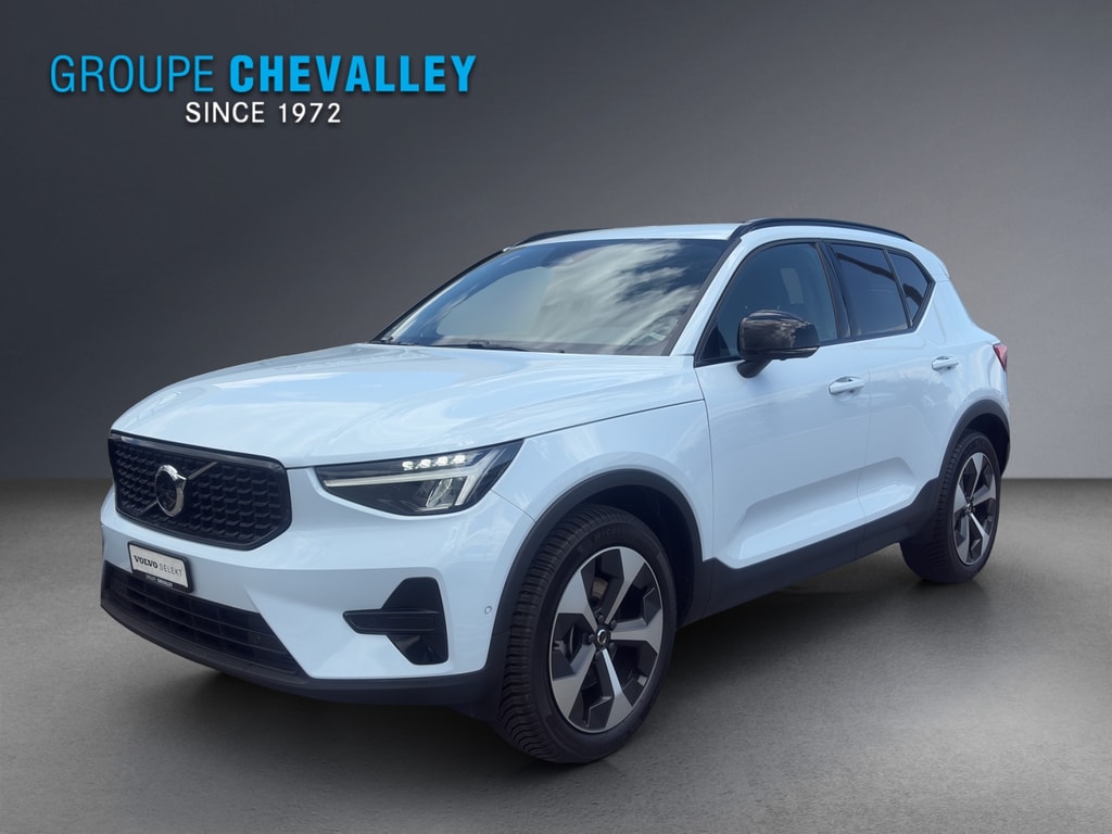 Photo VOLVO XC40 XC40 B3 Benzin Mild Hybrid Plus Dark DCT